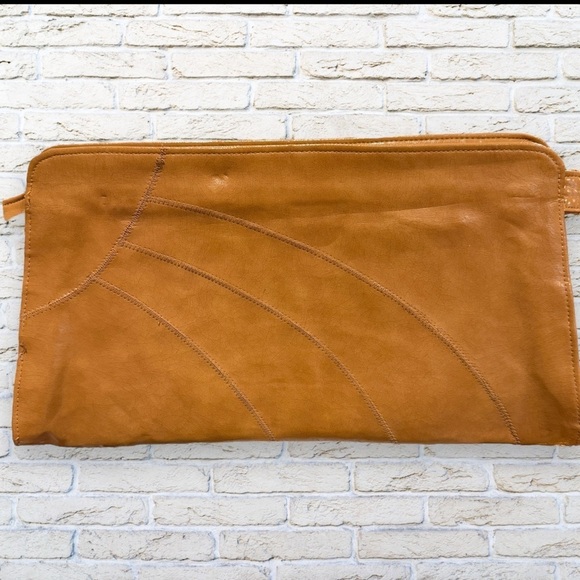 Handbags - Caramel Tan Vintage Leather Purse Clutch